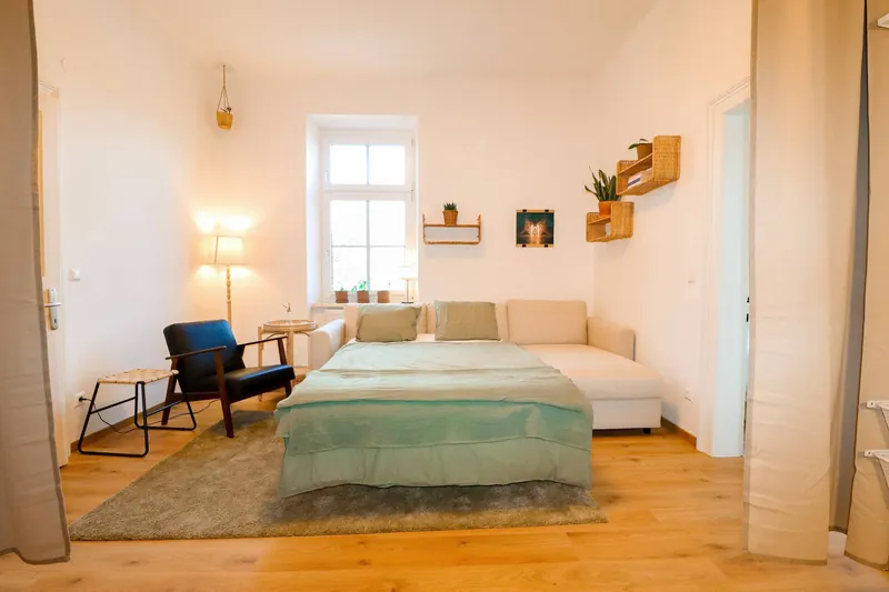 Wohnbereich mit zusätzlichem Doppelbett