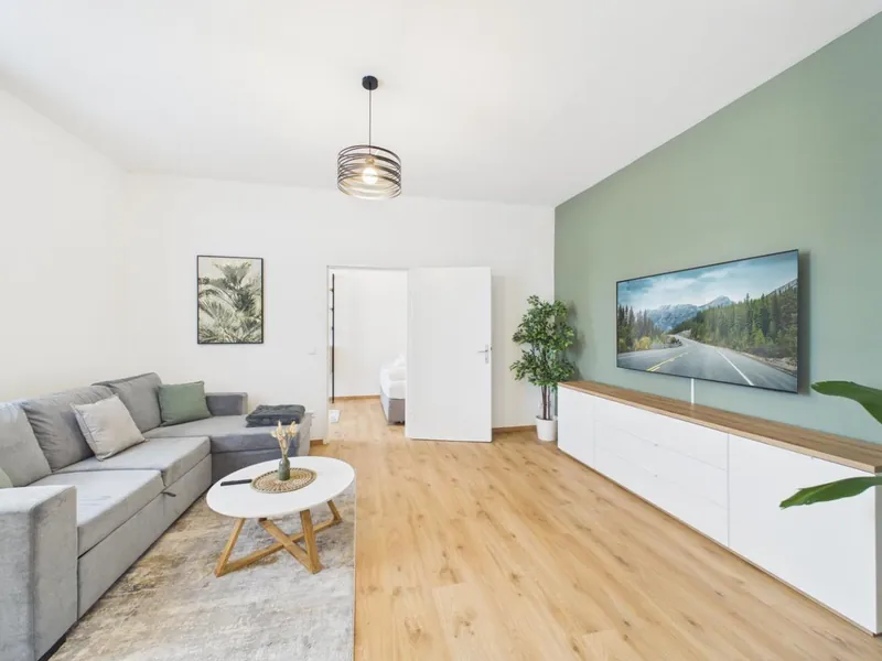 Wohnbereich mit Smart-TV